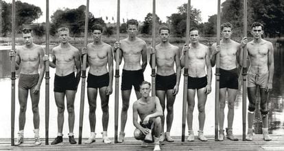 El equipo ol&iacute;mpico de remo de Estados Unidos que logr&oacute; el oro en 1936. 