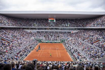 Ver los partidos del grand slam parisino desde la comodidad de uno de los palcos de la pista central y, entre partido y partido, disfrutar de una comida o cena gourmet en Le Club Chartier. Es lo que se ofrece en uno de los siete paquetes vip del torneo.
Precio: desde 1.160 euros por persona.