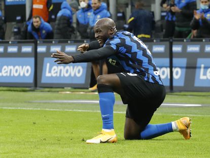 Romelu Lukaku durante un partido con el Inter en la temporada 2020/21.