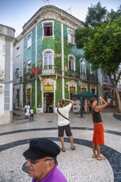 Una casa con fachada de azulejos en el centro de Lagos.