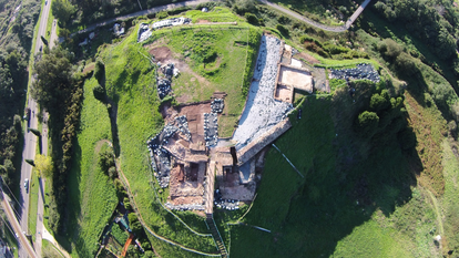 Foto aérea del yacimiento del castillo de Gauzón, en Asturias.