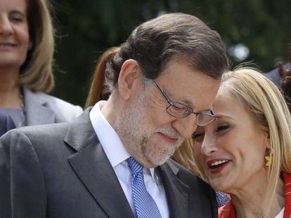 Cristina Cifuentes y Mariano Rajoy.