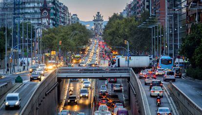 Atasco en la Gran Via de Barcelona. 