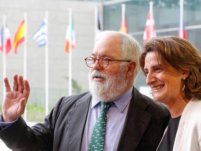 El comisario de Acción por el Clima, Miguel Arias Cañete, y la ministra para la Transición Ecológica, Teresa Ribera, en una imagen de archivo.