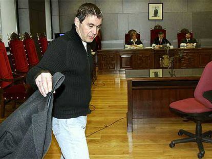 Arnaldo Otegi, el 10 de marzo de 2005, durante el juicio por injurias al Rey, celebrado en Bilbao.