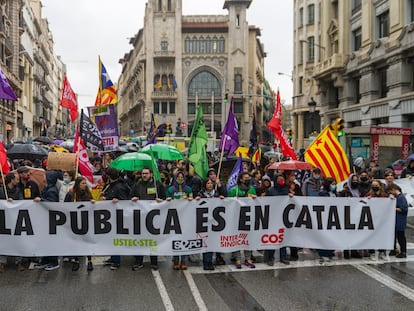 Manifestación en contra de la sentencia del 25% de castellano, este miércoles en Barcelona.