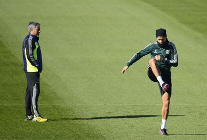 Mourinho y Cristiano, esta ma&ntilde;ana en un entrenamiento.