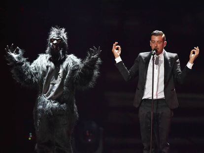 El representante italiano, Francesco Gabbani, es uno de los favoritos. Lo que se pregunta todo el mundo es si ese gorila que va a subir al escenario es necesario.