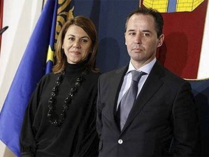 Andrés Gómez Gordo, junto a María Dolores de Cospedal, en su etapa de asesor de la entonces presidenta de Castilla-La Mancha.