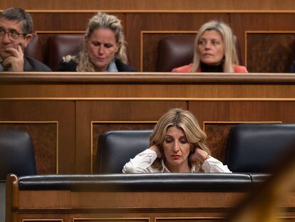 La vicepresidenta segunda, Yolanda Díaz, durante el pleno del Congreso de los Diputados de este martes.