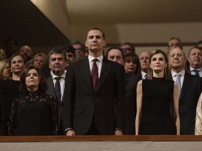 Fernández Díaz, Santamaría, los Reyes y la presidenta de la FVT, Marimar Blanco.