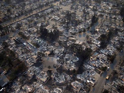 El barrio de Coffey Park, en Santa Rosa, arrasado en una noche.