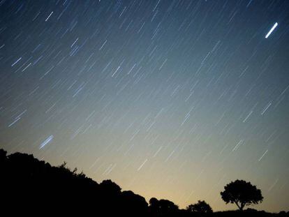 Lluvia de estrellas en en la sierra de Grazalema, C&aacute;diz.