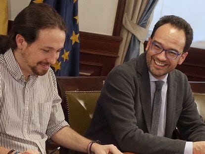 Pablo Iglesias y Antonio Hernando en la reunión a tres del jueves.