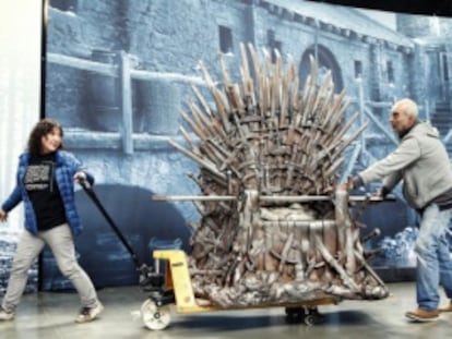 La réplica del Trono de Hierro, en el centro cultural Matadero, en Madrid.