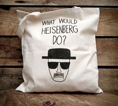 ¿Qué haría Heisenberg? Este Tote Bag está disponible en Etsy por 11,40 euros.