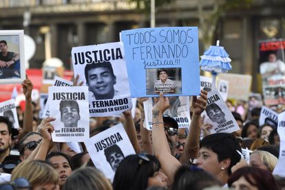 Manifestantes en Buenos Aires piden justicia por la muerte del joven Fernando Báez Sosa, hace tres años.