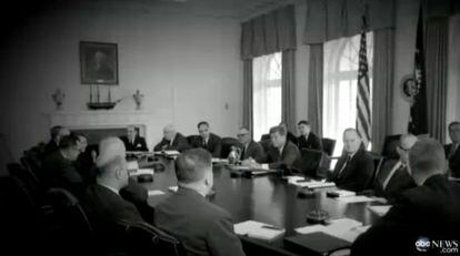 John F. Kennedy reunido con su Gabinete durante la crisis de los misiles con Cuba en 1962.
