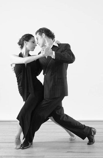 Bailarines de la Gran orquesta de Juan José Mosalini en el Teatre Grec, de Barcelona.