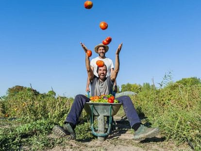 Consumir alimentos ecológicos no solo pueda cambiar nuestras vidas, sino también la de agricultores como Miguel y León del proyecto Huerto Vega del Tajuña