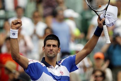 Novak Djokovic celebra su victoria sobre Mardy Fish en el Masters 1000 de Miami.