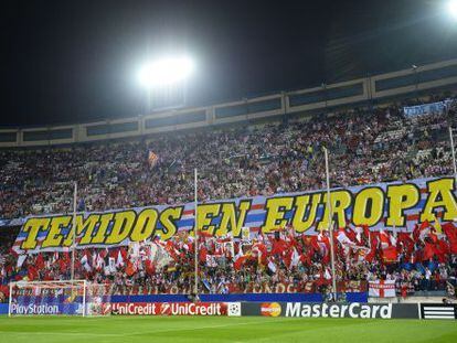 El fondo sur del Calder&oacute;n, donde se sienta el Frente Atl&eacute;tico, durante el partido de Champions contra la Juventus.