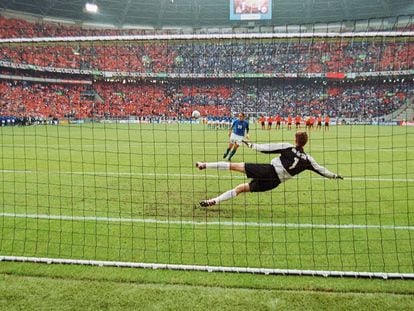 El penalti a lo Panenka de Francesco Totti en la semifinal de la Eurocopa 2000 contra Holanda.