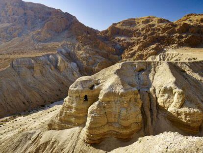 En las cuevas del Qumr&aacute;n, cerca del Mar Muerto, aparecieron numerosos manuscritos de enorme valor hist&oacute;rico.