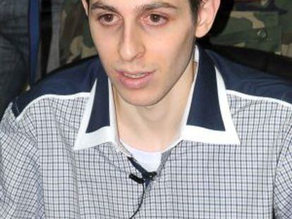 El soldado Gilad Shalit ofrece hoy na entrevista a la TV de Ham&aacute;s desde un sitio no identificado