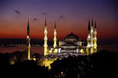 Vista nocturna de Estambul