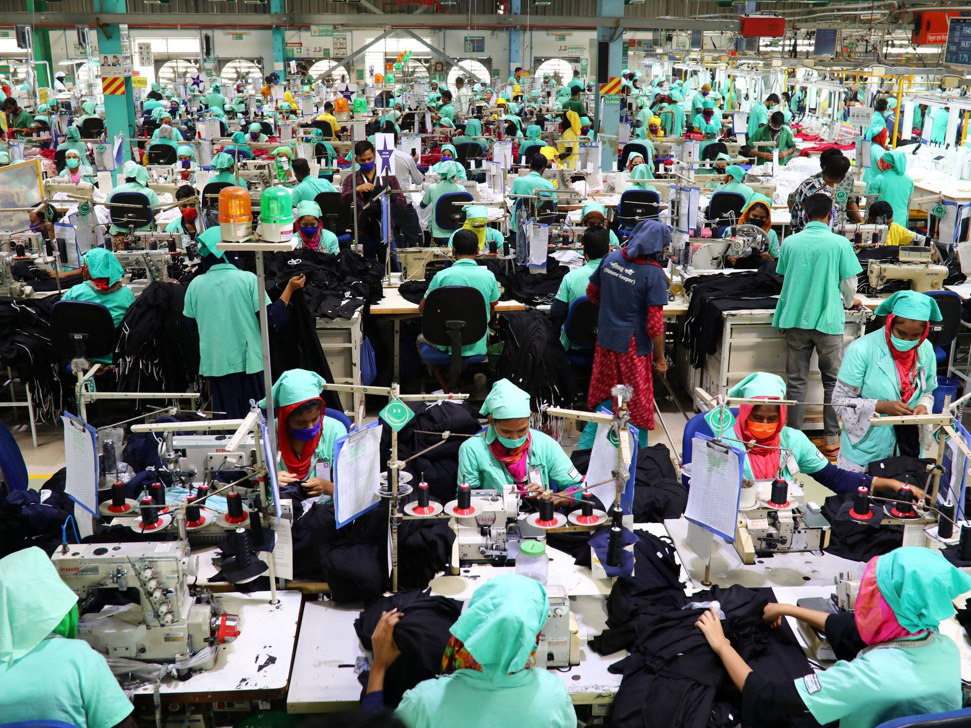 Post impresionismo Inconveniencia Oblongo Crisis en la industria textil: un 2021 con la moda de hace un año |  Economía | EL PAÍS