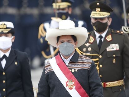 El presidente de Perú, Pedro Castillo, en un desfile militar por las Fiestas Patrias en el Cuartel General del Ejército, en Lima (Perú) en julio de 2021.