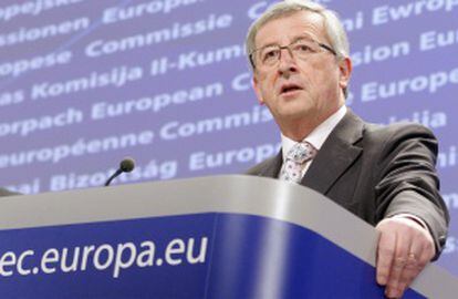 Juncker habla tras aprobar la primera ayuda a Grecia, en febrero de 2011.
