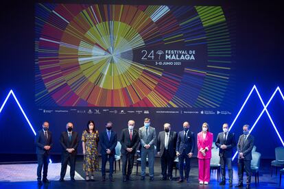 A la derecha, el director del Festival de Málaga, Juan Antonio Vigar, junto al alcalde de la ciudad y otras autoridades en la presentación de la nueva edición del festival.