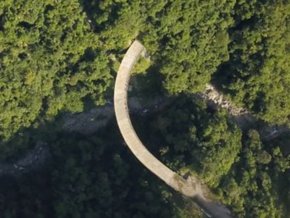 El documental  Suspensión , del colombiano Simón Uribe, reflexiona sobre el conflicto entre el instinto depredador humano y la rotunda resistencia de la naturaleza