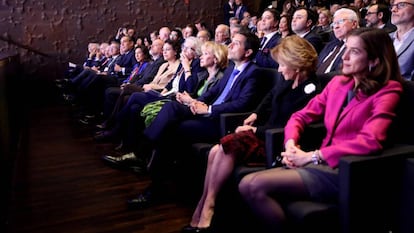 Algunas de las políticas que acompañaron a Alfredo Pérez Rubalcaba en distintos Gobiernos socialistas, este jueves en la entrega de los Premios Ortega y Gasset 2019 en el Caixaforum. En vídeo, así ha sido la entrega de premios.