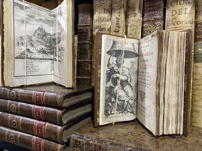 Ejemplares como estos se pueden encontrar en la nueva versión de la Feria de Otoño del Libro Viejo y Antiguo de Madrid.