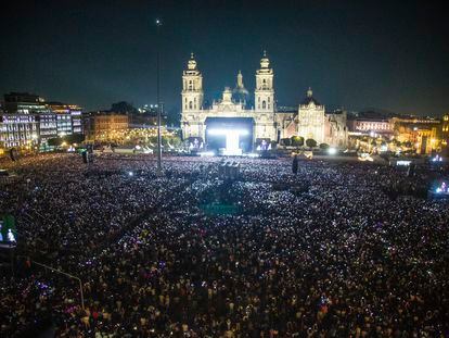 El zócalo de la Ciudad de México durante el concierto de la cantante española, Rosalía, el 28 de abril de 2023.