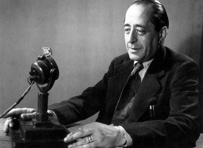Arturo Barea (1897-1957), durante una intervenci&oacute;n en la BBC. 