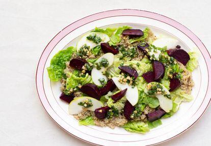 Roasted beet, quinoa and herb and walnut vinaigrette salad Comidista