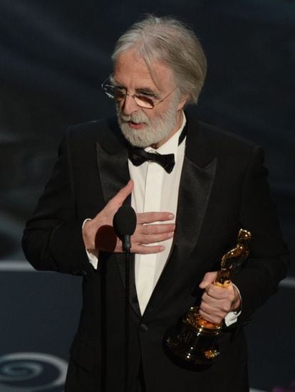 Michael Haneke recoge el Oscar a la mejor película de habla no ingelsa por 'Amor'.