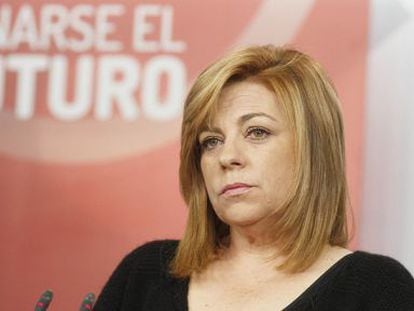 La vicesecretaria general, Elena Valenciano, durante la rueda de prensa. 