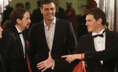 Pablo Iglesias, Pedro Sánchez y Albert Rivera, en los Premios Goya 2016.