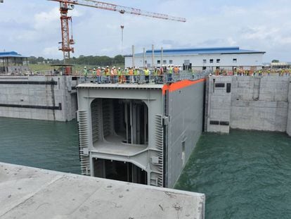 Una de las compuertas del Canal de Panamá días antes de su entrega a la ACP, en mayo de 2016. 