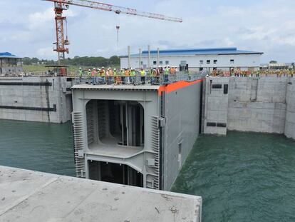 Una de las compuertas del Canal de Panam&aacute; d&iacute;as antes de su entrega a la ACP, en mayo de 2016. 