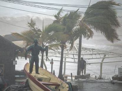 El fenómeno meteorológico provoca fuertes lluvias en zonas costeras de la península de Baja California