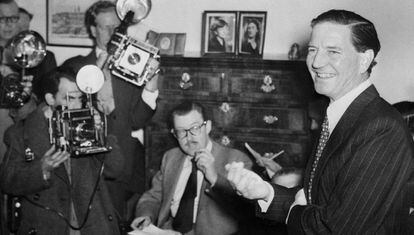 Philby en una rueda de prensa en Londres en 1955 en la que, con gran sangre fría, negó estar al servicio del KGB.
