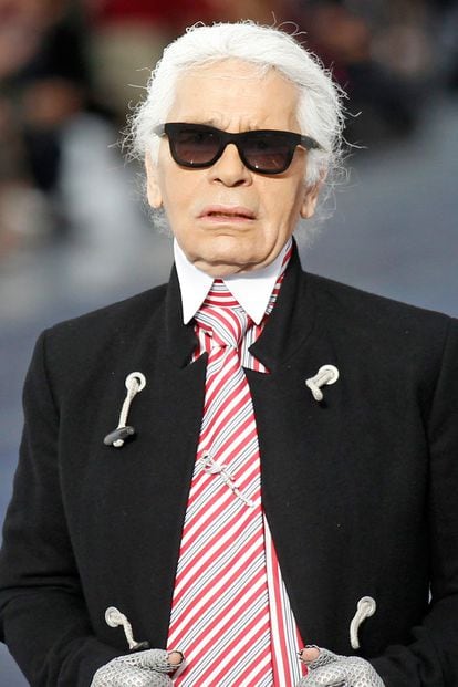 No hay un cabello blanco más famoso en el mundo (de la moda y en general) que el de Karl Lagerfeld.