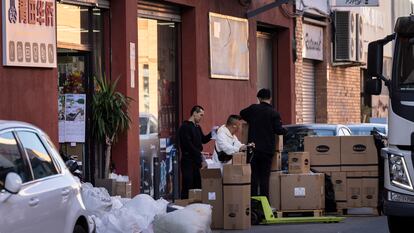 Un local investigado en un polígono de Badalona.