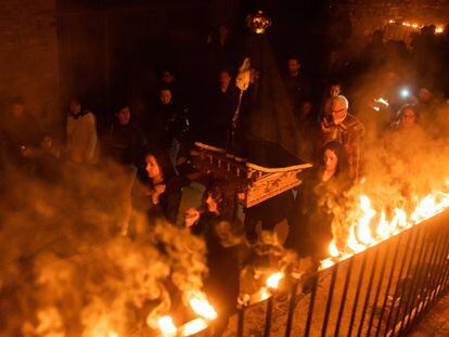 Procesión de Los Caracoles en O castro.